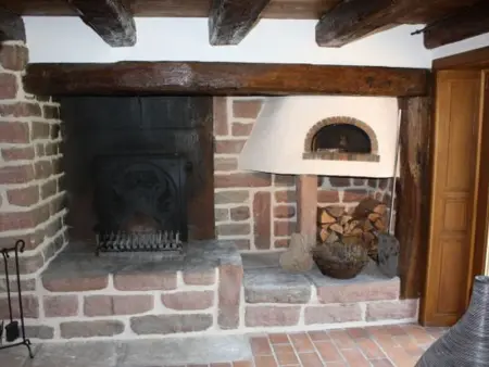 Superbe Ferme Rénovée avec Cheminée, Wifi, et Jeux Extérieurs près de Gérardmer et Épinal - Photo 11