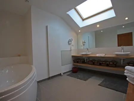 Superbe Ferme Rénovée avec Cheminée, Wifi, et Jeux Extérieurs près de Gérardmer et Épinal - Photo 16