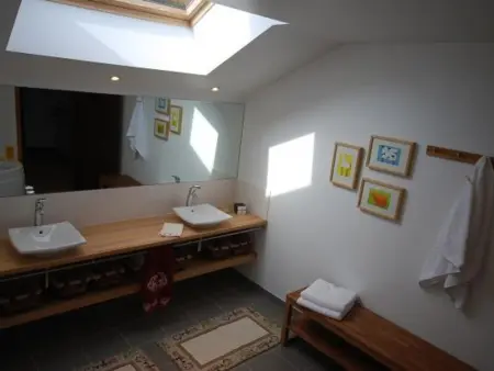 Superbe Ferme Rénovée avec Cheminée, Wifi, et Jeux Extérieurs près de Gérardmer et Épinal - Photo 17