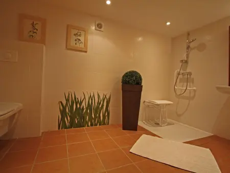 Superbe Ferme Rénovée avec Cheminée, Wifi, et Jeux Extérieurs près de Gérardmer et Épinal - Photo 18