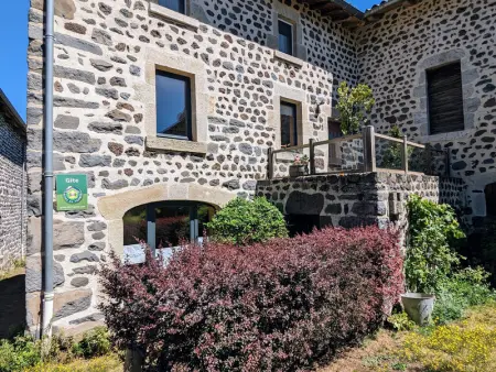 Maison restaurée proche nature avec terrasse et poêle à bois, près du Puy-en-Velay - Photo 1