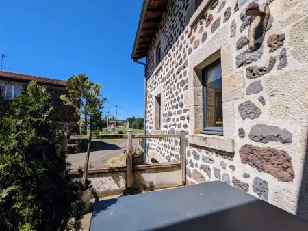 Maison restaurée proche nature avec terrasse et poêle à bois, près du Puy-en-Velay - Photo 11