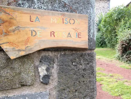 Maison restaurée proche nature avec terrasse et poêle à bois, près du Puy-en-Velay - Photo 12