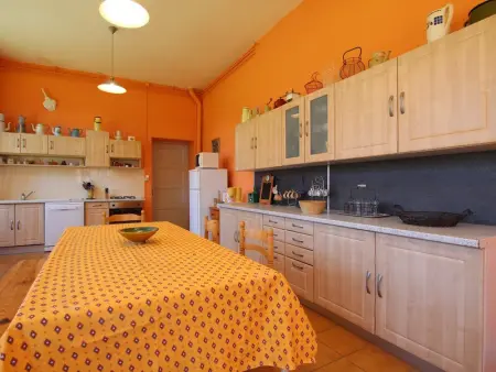 Gîte familial avec charme d'école, terrasse, terrain clos, proche gorges de la Loire et sites naturels - Photo 10