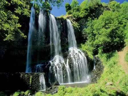 Gîte familial avec charme d'école, terrasse, terrain clos, proche gorges de la Loire et sites naturels - Photo 13