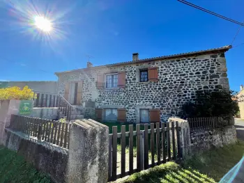 Gite à Saint Haon,Gîte familial avec terrasses, cheminée et équipements bébé à Château-la-Ville, près de l’Allier FR-1-582-211 N°838910