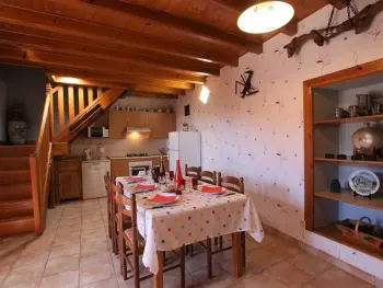 Gite à Boisset,Gîte en pierre avec terrasses, proche de sites médiévaux, idéal pour famille avec équipements bébé. FR-1-582-256 N°838932