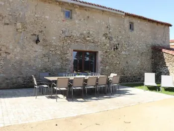 Casa rural en Les Herbiers,Gîte de charme avec piscine couverte, idéal pour 10 pers., PMR, proche Puy du Fou, grand jardin, loisirs FR-1-426-428 N°838967