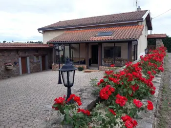 Gite à Saint Victor sur Rhins,Gîte panoramique avec jardin et cour fermée, proche Roanne et lac des sapins, idéal nature et calme FR-1-496-233 N°839081