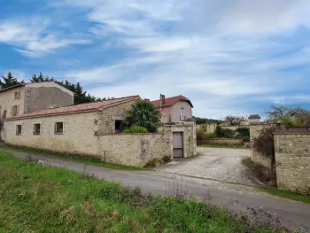 Gite à Pissotte,Gîte d'Architecte 6 Pers. avec Terrasse et Jardin à Pissotte FR-1-426-480 N°839104