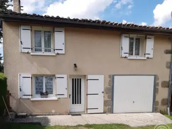 Gite à Saint Jean la Vêtre,Gîte 110m²: 3 ch, terrasse, jardin, animaux acceptés, wifi, charges incluses, draps fournis FR-1-496-248 N°839115