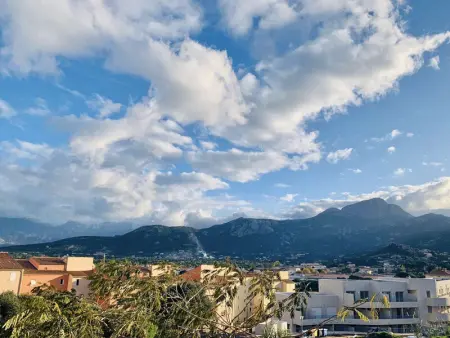 Appartement 2 pièces à Calvi, proche plage, parking inclus - Photo 11