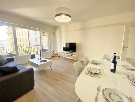 Appartement 3 pièces, climatisé, 6 couchages, centre-ville d'Ajaccio, à 600m de la plage du Trottel - Photo 2