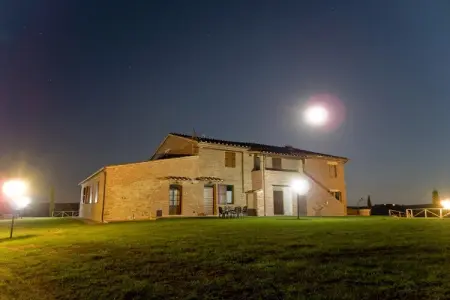 Angel, Ferme traditionnelle à Asciano avec piscine - Photo 9