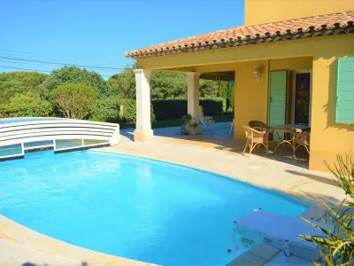 Maison à Sainte Maxime, Maison avec piscine couverte et terrasse barbecue - 6 couchages - Sainte Maxime - L839212