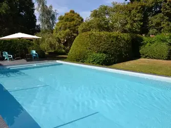 Gite à Sigloy,Gîte spacieux avec piscine chauffée, wifi et tennis au bord de la Loire FR-1-590-97 N°839220