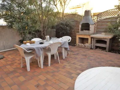 Maison à Le Grau d'Agde, Villa Mitoyenne 6 Pers avec Terrasse, BBQ, Parking et WIFI à Grau d'Agde - L839256