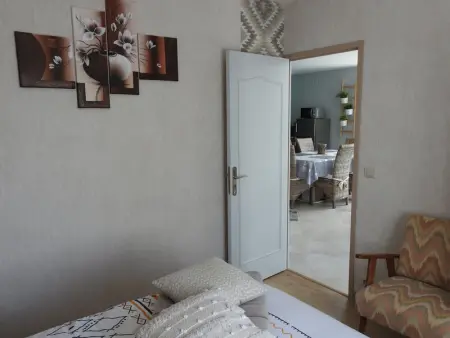 Gîte au bord du lac avec terrasse, idéal pour la famille - Photo 5