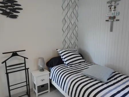 Gîte au bord du lac avec terrasse, idéal pour la famille - Photo 6