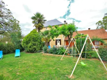 Gite à Calviac en Périgord,Maison familiale avec piscine en pleine nature, proche Dordogne et sites touristiques FR-1-616-217 N°839276