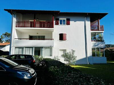 Location Appartement à Cambo les Bains,C160 T1 Bis CAMBO LES BAINS : Rce CLOS ERDISKA, 2 pièces FR-1-495-102 N°888176