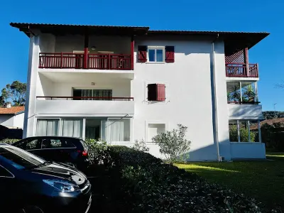 Appartement à Cambo les Bains, Coquet T1 Bis à Cambo-les-Bains avec Terrasse, Parking Privé et Accès Internet - L888176