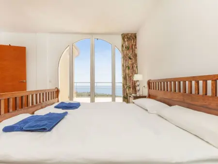 Villa Gaudí, spacieuse avec sa piscine et son jacuzzi - Photo 32