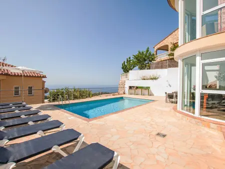 Villa Gaudí, spacieuse avec sa piscine et son jacuzzi - Photo 44