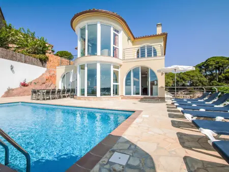 Villa Gaudí, spacieuse avec sa piscine et son jacuzzi - Photo 48