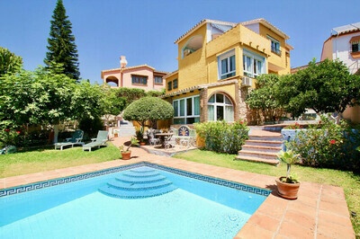4BR Villa Milana by Rafleys, Private Pool, Sea Views. Wifi, Villa 9 persone a Benalmádena 527158