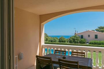 2 bedroom apartment in Aiguafreda, Begur. Sea views, terrace and pool (Ref:H11), Appartement 4 personnes à Begur 484768