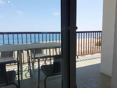 Suitur apartamento primera linea mar vistas playa, Appartement 5 personnes à Canet de Mar 820053