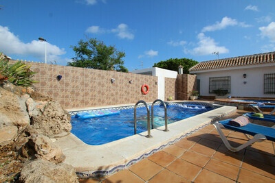 Beach Villa with Private Pool by Rental Olé, Chalet 11 personnes à La Manga del Mar Menor 881223