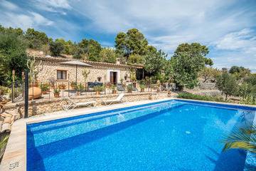 CAN PULIT - finca romántica para 2 con piscina y vistas en Selva, Mallorca, Maison 2 personnes à Selva 882112