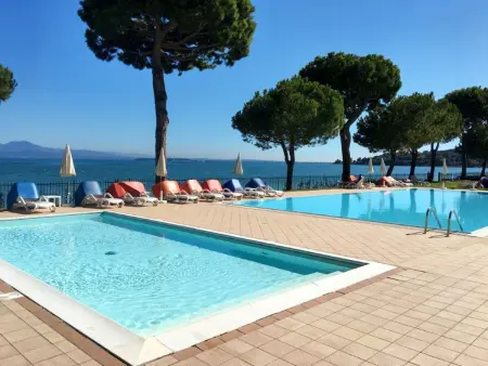 Front Lake Resort Le Corti del Lago, Maison 4 personnes à Desenzano - Photo 2