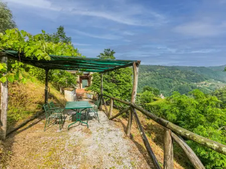Podere Sondino/Apt.Casa di Pietro, Appartement 6 personnes à Pescia - Photo 7