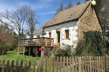 Maison à Auriac,Fraise Du Bois FR-19220-05 N°839426