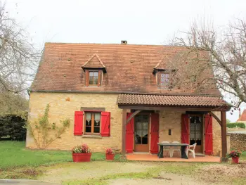 Gite à Cénac et Saint Julien,Maison chaleureuse près de Sarlat avec jardin clos, cheminée et équipements bébé FR-1-616-47 N°839474