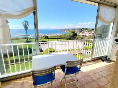 Appartement à Six Fours les Plages, T3 avec piscine, tennis - Parking privatif à 200m des plages et commerces - L890562