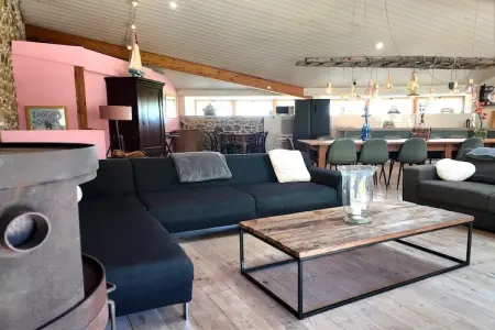 Le Triangle, Maison à Roussines avec Piscine Privée - Photo 1