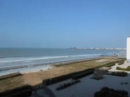 Appartement à Saint Gilles Croix de Vie, Beau T2 face mer, balcon, accès direct plage, St Gilles Croix de Vie - L890584