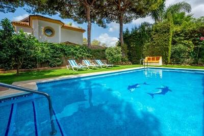 Villa España - Charming 5BR Villa with Private Pool. 5 mins to the Beach. Wifi., Villa 11 personnes à Calahonda 527173