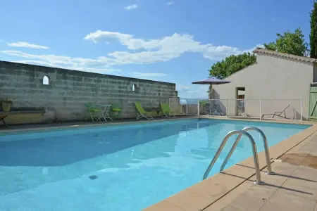 Le Chêne, Villa simpliste à Barjac avec piscine - Photo 2