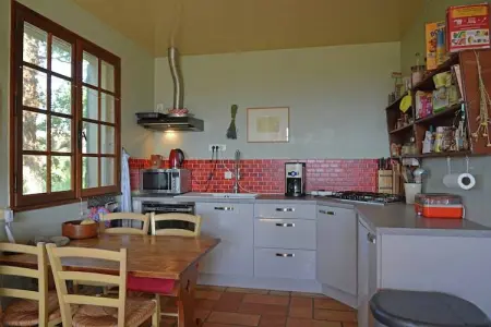 Le Chêne, Villa simpliste à Barjac avec piscine - Photo 4