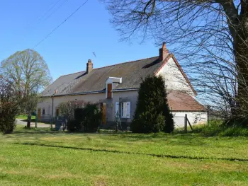 Gite à Aigurande,Ancienne fermette à Aigurande: nature, proche Creuse, 1 chambre, jardin privé, barbecue, garage FR-1-591-1 N°840822