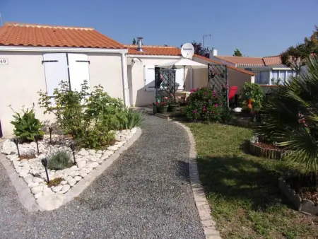 Maison à L'Aiguillon sur Mer, Maison Confortable avec Jardin Clôturé, à Proximité de la Plage et du Port - L840878