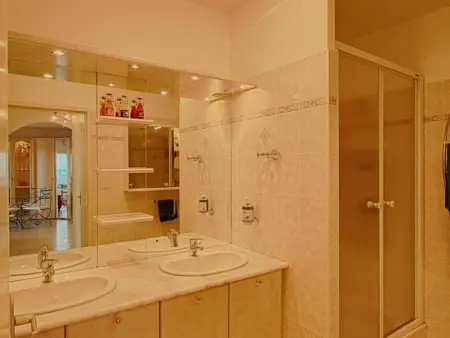 Appartement climatisé avec terrasse à Ajaccio, Appartement 4 personnes à Ajaccio - Photo 11