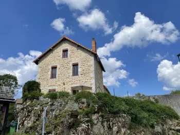 Gite à La Chabanne,Maison rénovée avec jardin, BBQ, animaux acceptés FR-1-489-341 N°840968