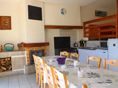 Gîte Le Saillant: Détente Montagne Bourbonnaise, Animaux admis, Jardin, jusqu'à 14 pers - Photo 4