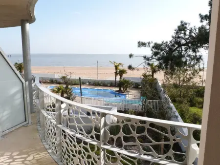Appartement PMR avec balcon, piscine, parking et plage à La Tranche-sur-Mer - Photo 10